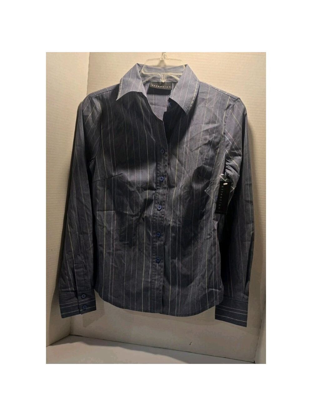 attention women toplong Sleeve Button Up Size Extra Small